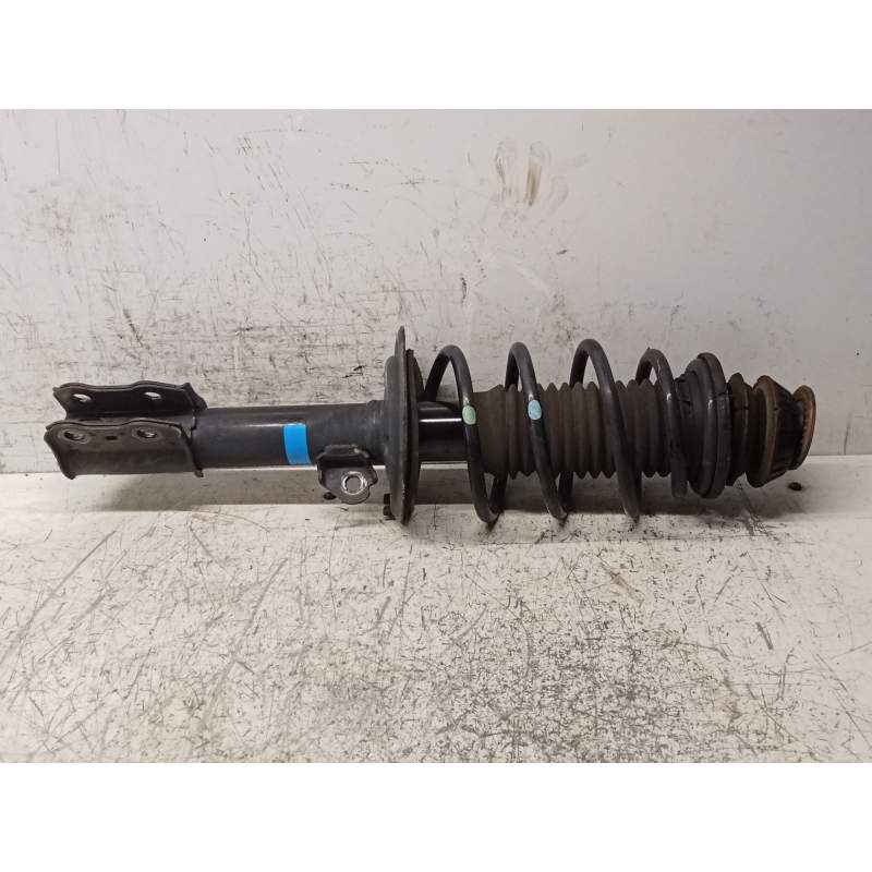 Recambio de amortiguador delantero derecho para toyota yaris active referencia OEM IAM  13G 2014