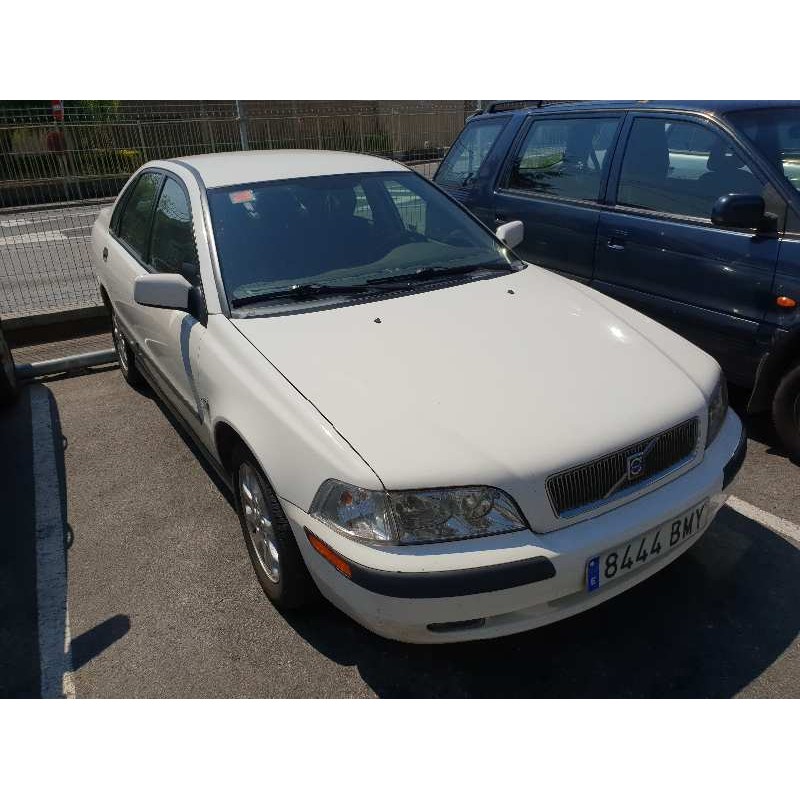 volvo s40 berlina del año 2001