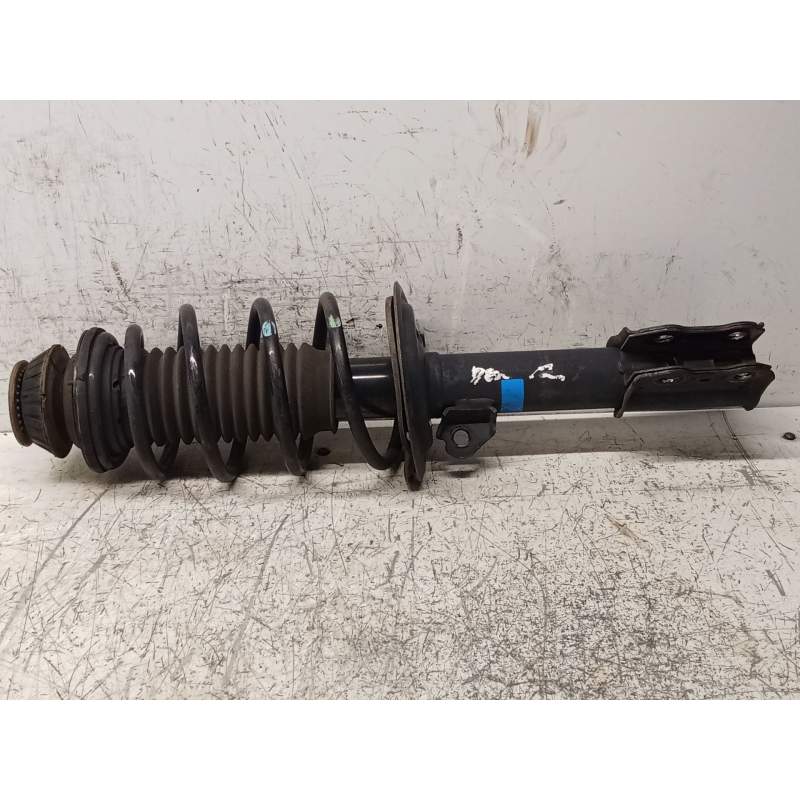 Recambio de amortiguador delantero izquierdo para toyota yaris active referencia OEM IAM  13G 2014