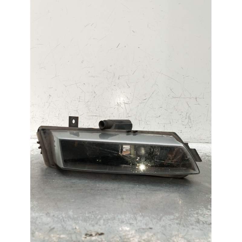 Recambio de faro antiniebla derecho para bmw serie 1 berlina (e81/e87) 120d referencia OEM IAM 0305084002  2005