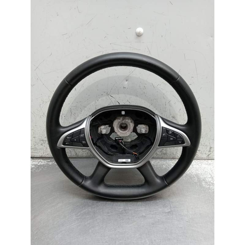 Recambio de volante para dacia sandero iii 1.0 tce 90 eco-g referencia OEM IAM 484007828R A023E97BA 2021