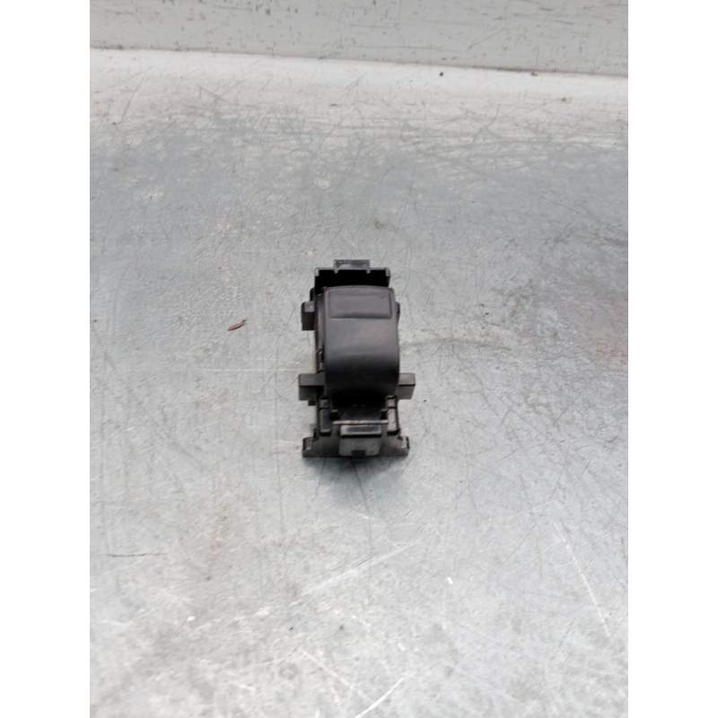 Recambio de mando elevalunas delantero derecho para toyota yaris active referencia OEM IAM 8292n69  2014