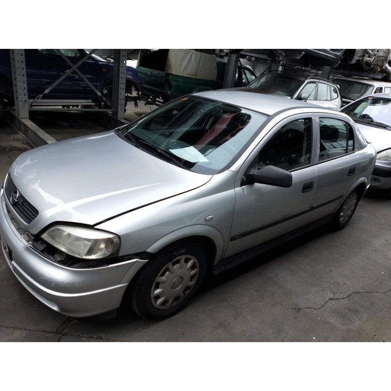 opel astra g berlina del año 2002