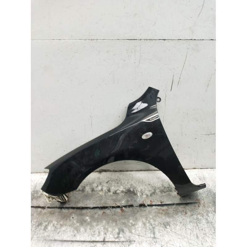 Recambio de aleta delantera izquierda para mazda 3 (bk) 1.6 (bk14) referencia OEM IAM   2004