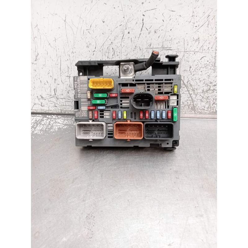 Recambio de caja reles / fusibles para citroën berlingo station wagon feel referencia OEM IAM 9807028780 BSMR04 
