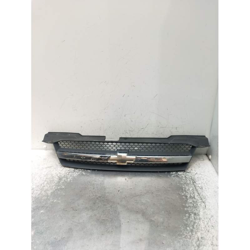Recambio de rejilla delantera para chevrolet aveo / kalos hatchback (t200) 1.4 16v referencia OEM IAM   2005
