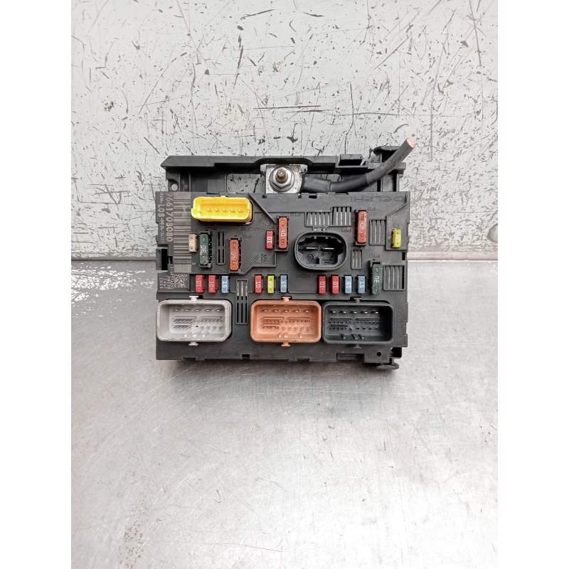 Recambio de caja reles / fusibles para citroën c4 grand picasso referencia OEM IAM 9661708080 BSML08 
