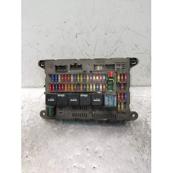 CAJA RELES / FUSIBLES UWC500211 27VTCCU 53070143B