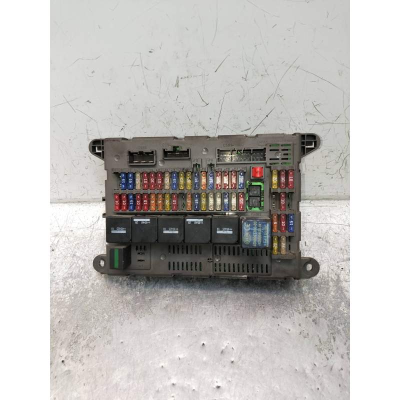 Recambio de caja reles / fusibles para land rover freelander referencia OEM IAM UWC500211 27VTCCU 53070143B