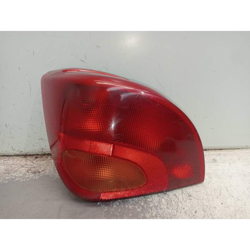 Recambio de piloto trasero izquierdo para ford fiesta berlina ghia referencia OEM IAM   95