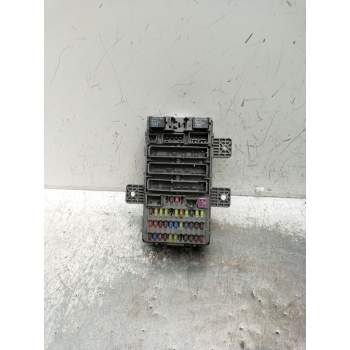 CAJA RELES / FUSIBLES 2LN16TQ7 071106 22CTDI 2006