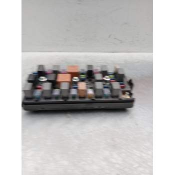 CAJA RELES / FUSIBLES 20VCDI 2006
