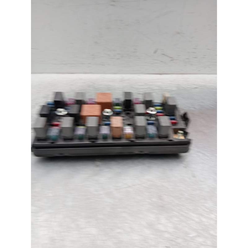 Recambio de caja reles / fusibles para chevrolet captiva 2.0 vcdi lt referencia OEM IAM  20VCDI 2006