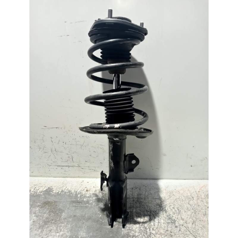 Recambio de amortiguador delantero derecho para toyota verso 2.0 d-4d cat referencia OEM IAM 3358005  