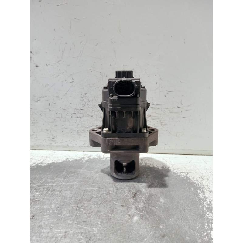 Recambio de valvula egr para opel insignia berlina referencia OEM IAM 55566052 K5T70977 2008