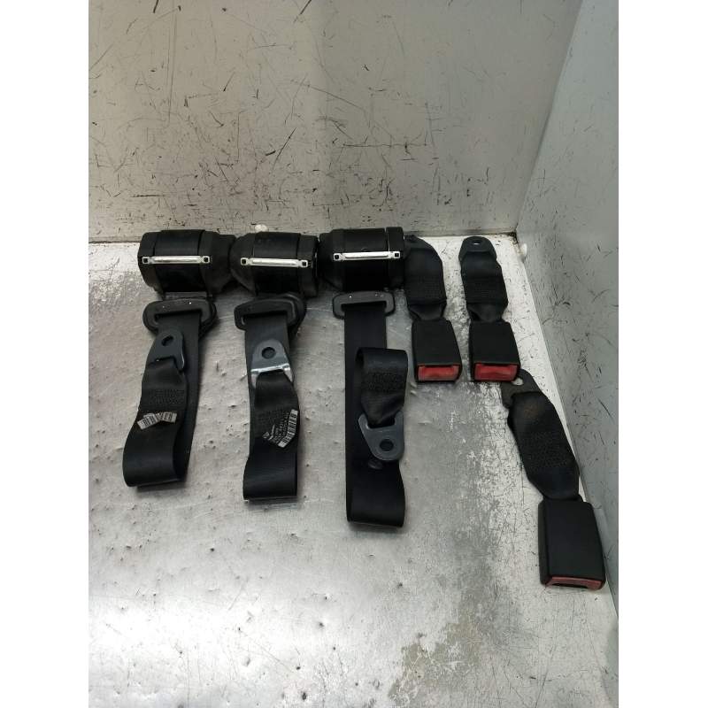 Recambio de juego cinturones trasero para nissan micra iii (k12) 1.5 dci referencia OEM IAM  5P 2005