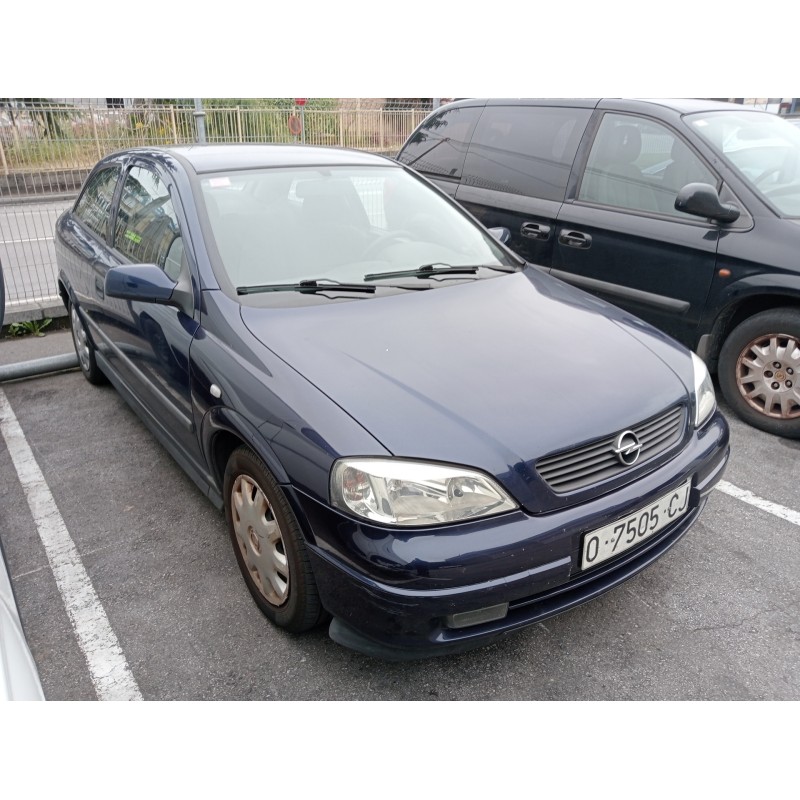 opel astra g berlina del año 2000