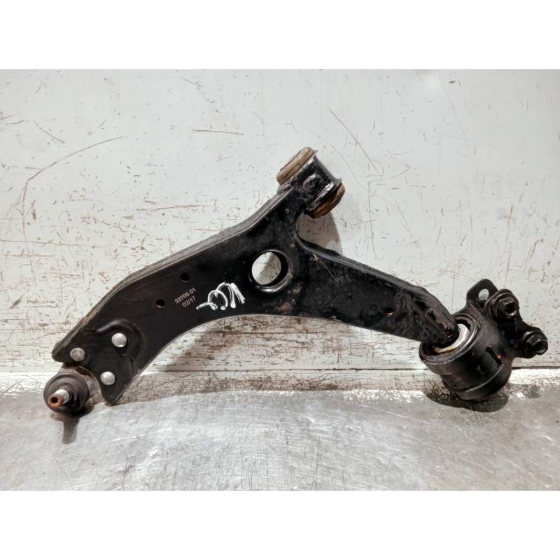Recambio de brazo suspension inferior delantero izquierdo para volvo v50 familiar referencia OEM IAM 3370501 16HDI 2004
