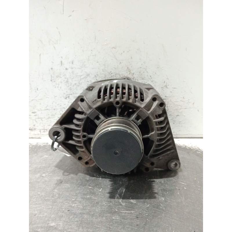 Recambio de alternador para volvo v40 station wagon (645) 1.9 di referencia OEM IAM 7700431945 2542315A 