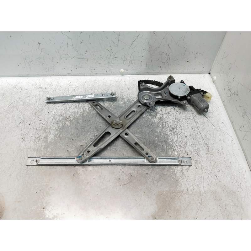 Recambio de elevalunas delantero derecho para hyundai i20 referencia OEM IAM 988201J100 2621004670 5P