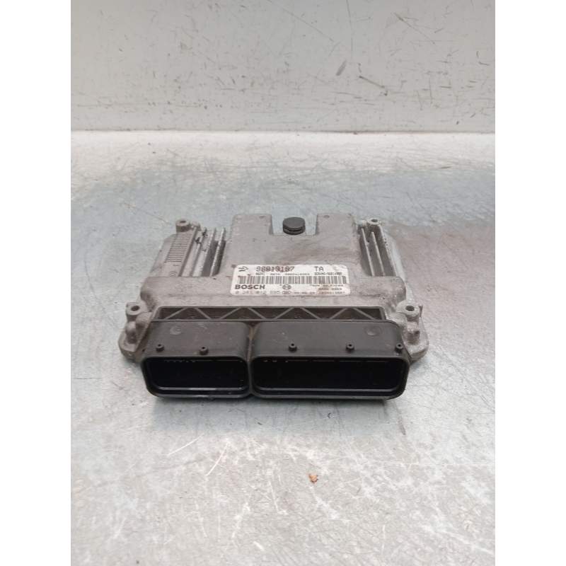 Recambio de centralita motor uce para chevrolet captiva 2.0 vcdi lt referencia OEM IAM 0281012695 96813187  2006