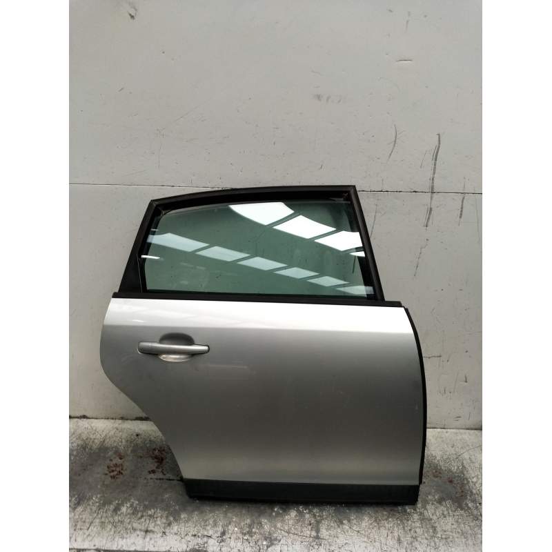 Recambio de puerta trasera derecha para citroën c4 i sedán 1.6 hdi referencia OEM IAM  4P 2004