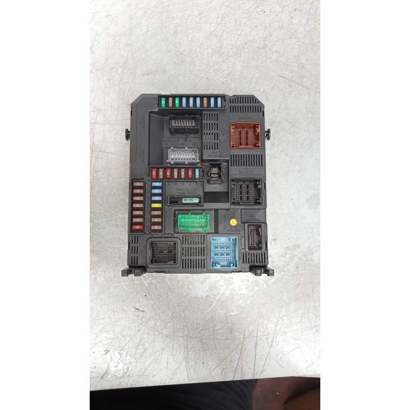 Recambio de caja reles / fusibles para peugeot 2008 (--.2013) allure referencia OEM IAM 9807532080  