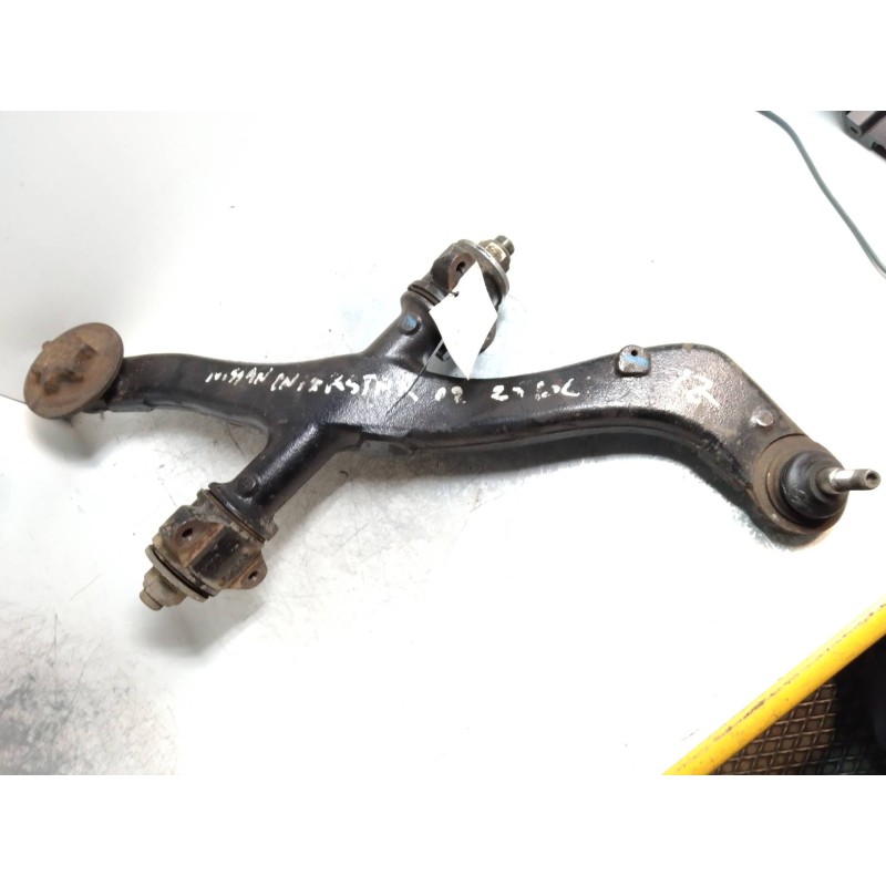 Recambio de brazo suspension inferior delantero izquierdo para nissan interstar (x70) referencia OEM IAM   