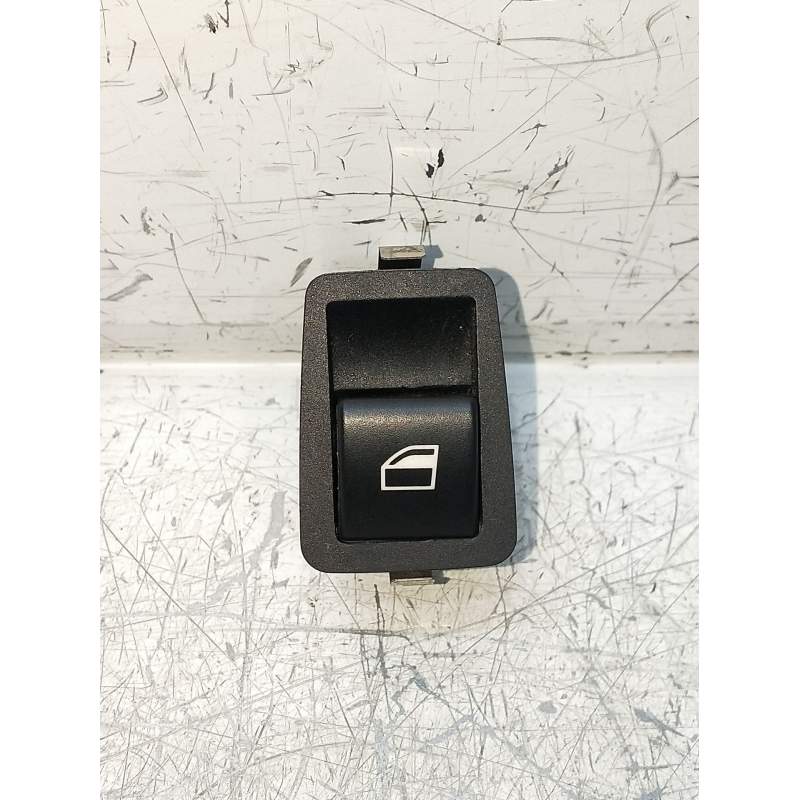 Recambio de mando elevalunas trasero derecho para bmw 3 touring (e46) 318 i referencia OEM IAM 61318368921  