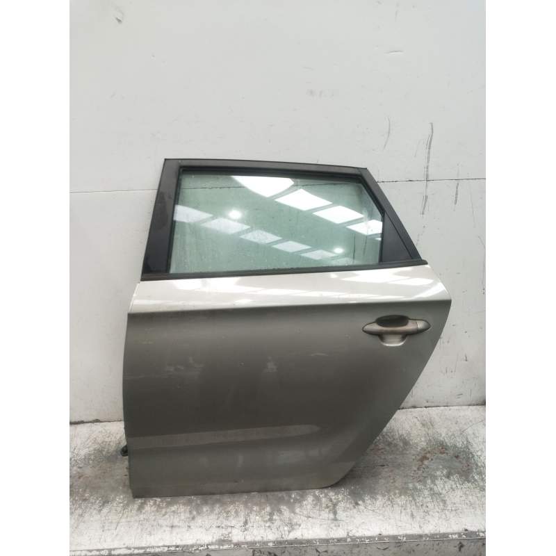 Recambio de puerta trasera izquierda para kia carens iv 1.7 crdi referencia OEM IAM  5P 2013