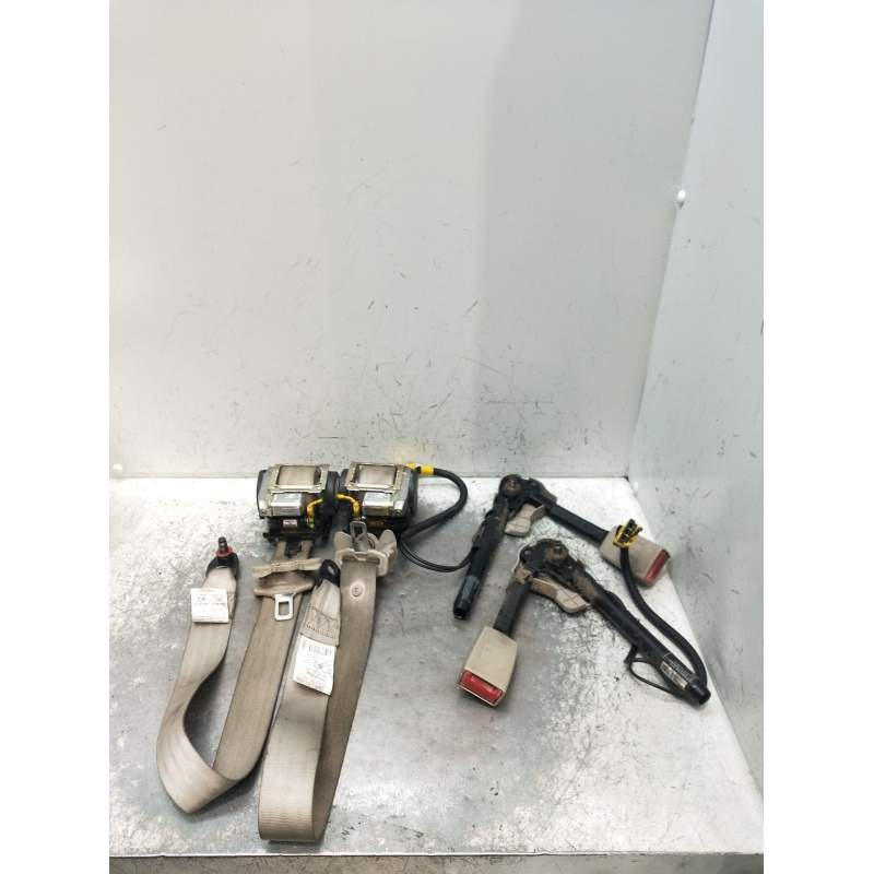 Recambio de juego cinturones delantero para hyundai sonata v (nf) 2.0 crdi referencia OEM IAM   