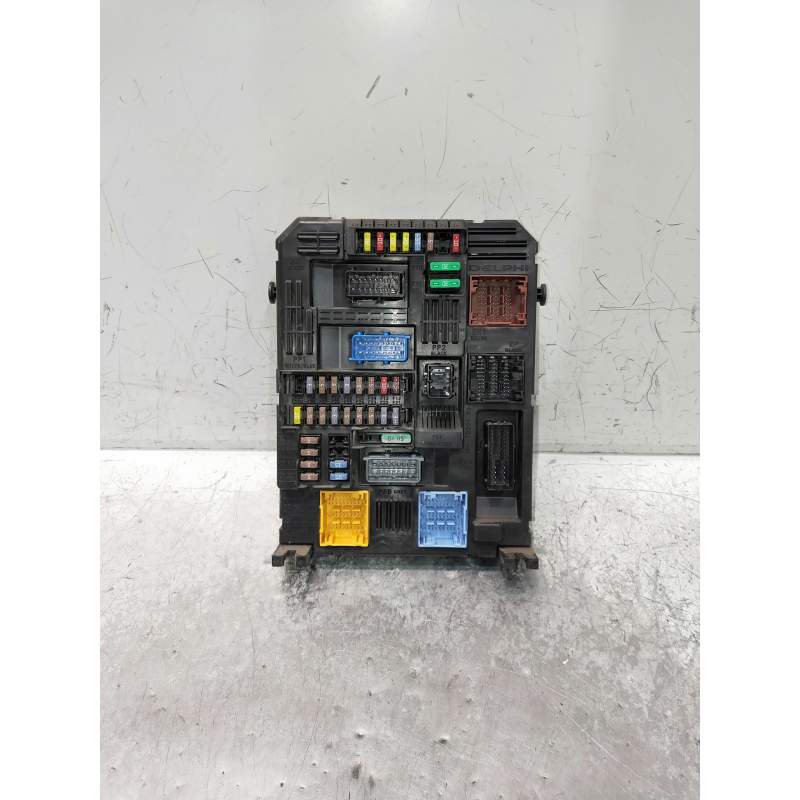 Recambio de caja reles / fusibles para citroën c4 cactus bluehdi 100 referencia OEM IAM 9830790580 3391841489 28625142