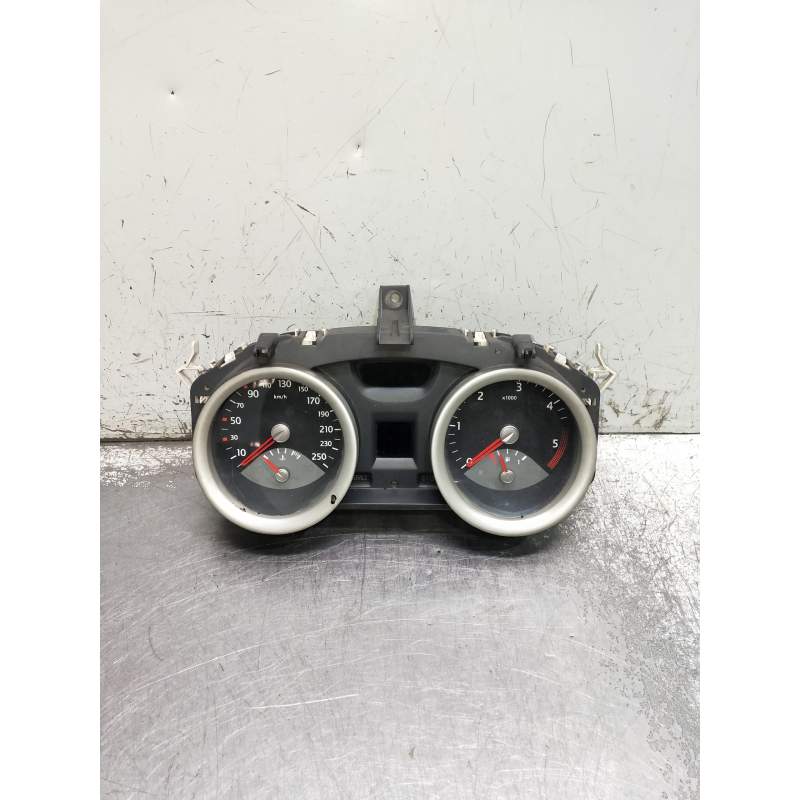 Recambio de cuadro instrumentos para renault megane ii berlina 5p referencia OEM IAM 8200399700B 19DCI 2003