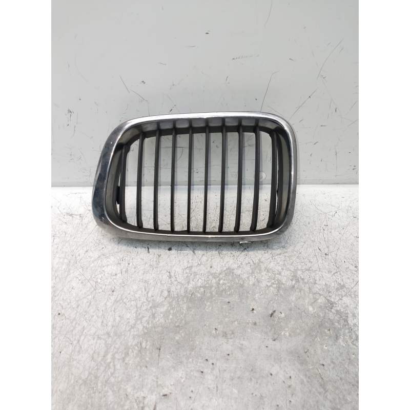 Recambio de rejilla delantera para bmw serie 3 berlina (e46) 316i referencia OEM IAM  IZQUIERDA 