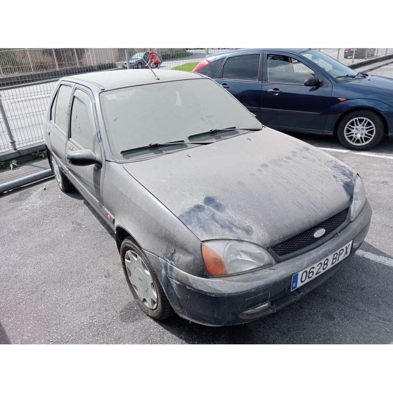 ford fiesta berlina (dx) del año 2001