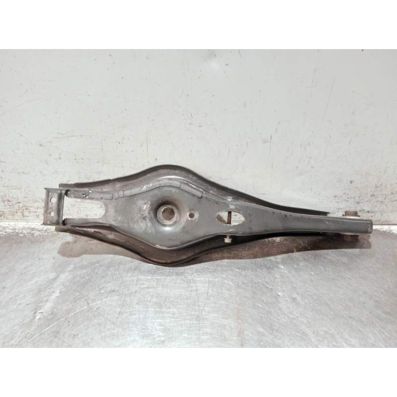 Recambio de brazo suspension inferior trasero derecho para hyundai kona n os referencia OEM IAM 55220I3000  