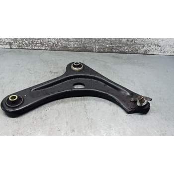 BRAZO SUSPENSION INFERIOR DELANTERO DERECHO 16HDI 2016