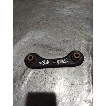 BRAZO SUSPENSION INFERIOR TRASERO DERECHO ANTERIOR 16G 2000