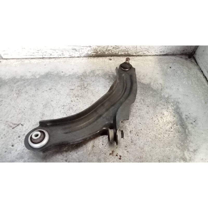 Recambio de brazo suspension inferior delantero izquierdo para renault zoe referencia OEM IAM   