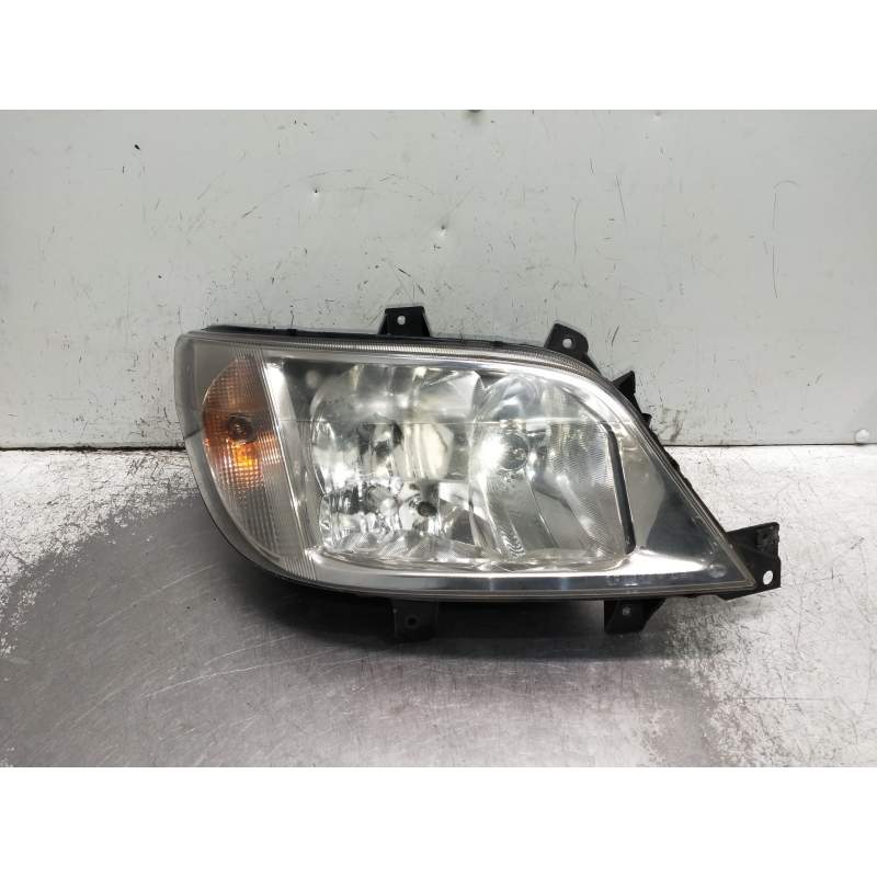 Recambio de faro derecho para mercedes-benz sprinter 02.00  caja cerrada referencia OEM IAM   
