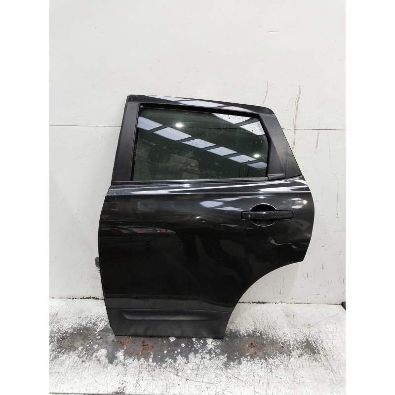 Recambio de puerta trasera izquierda para nissan qashqai (j10) referencia OEM IAM  VER FOTOS PUERTA RAYADA J10/2007