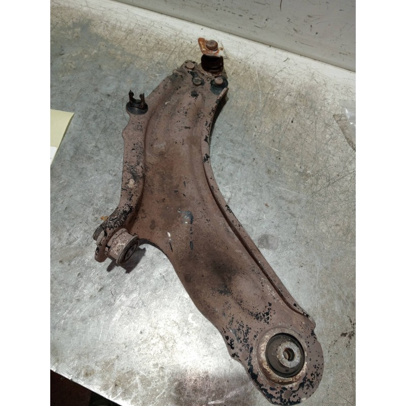 Recambio de brazo suspension inferior delantero derecho para renault kangoo dynamique referencia OEM IAM   