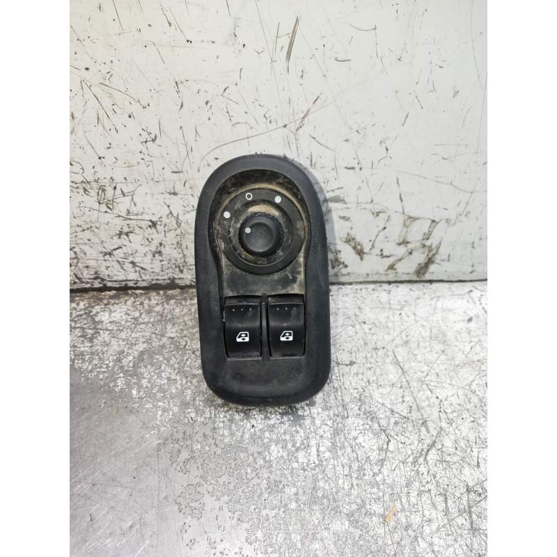 Recambio de mando elevalunas delantero izquierdo para renault master kasten referencia OEM IAM   5P