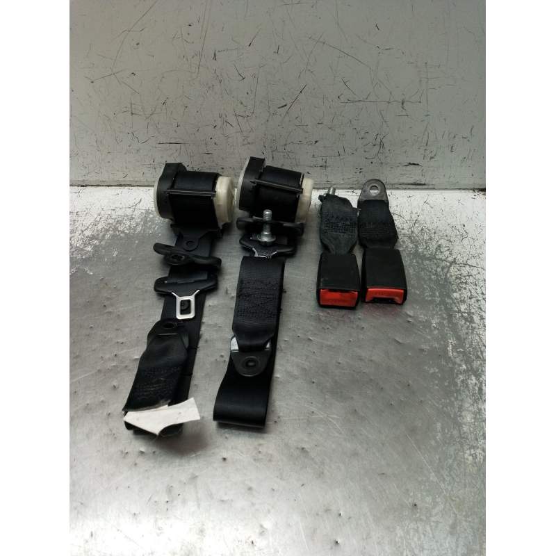 Recambio de juego cinturones trasero para nissan pixo (ua0) 1.0 referencia OEM IAM  5P 2009