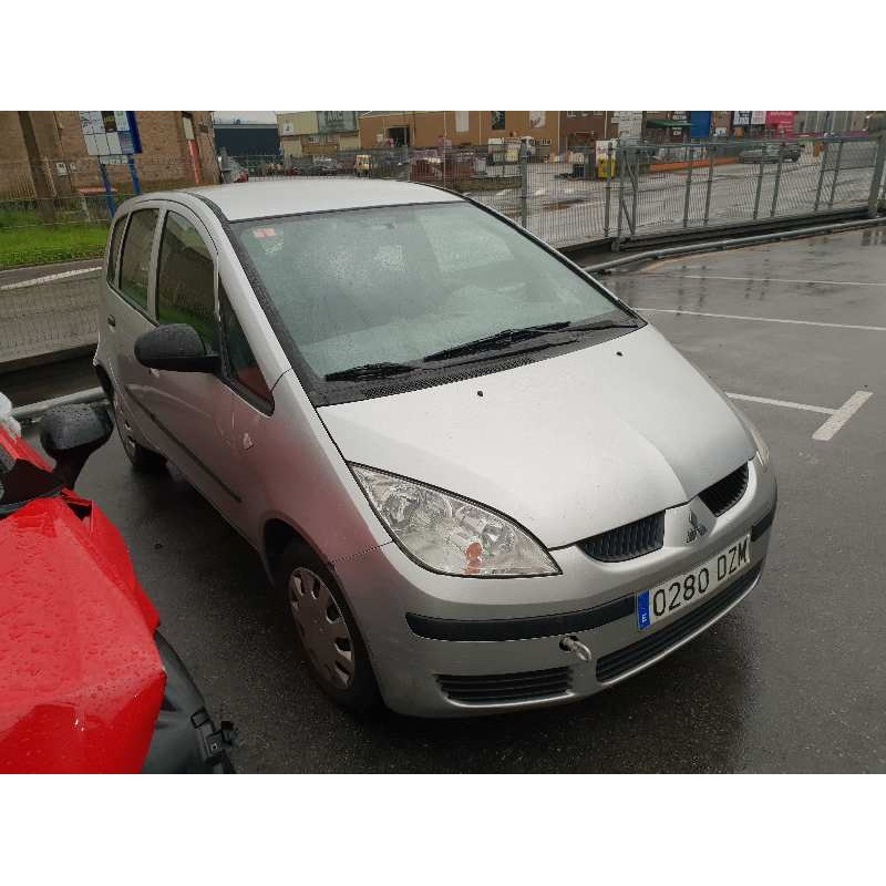 mitsubishi colt berlina 5 (z30a) del año 2006