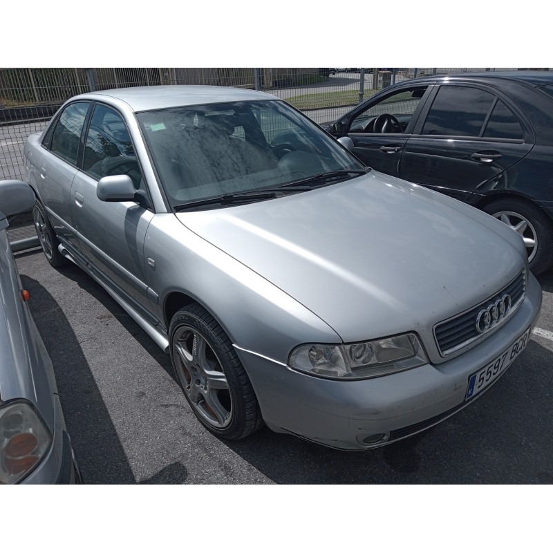 audi a4 berlina (b5) del año 2000