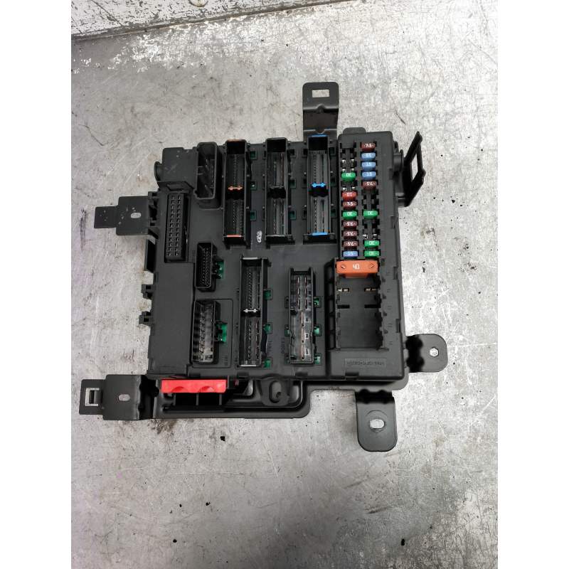 Recambio de caja reles / fusibles para saab 9-3 sport hatch referencia OEM IAM 12764435 519161202 2005