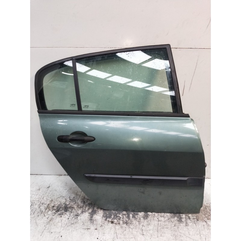 Recambio de puerta trasera derecha para renault megane ii classic berlina confort authentique referencia OEM IAM   5P