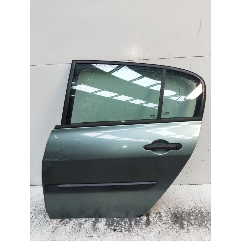 Recambio de puerta trasera izquierda para renault megane ii classic berlina confort authentique referencia OEM IAM   5P