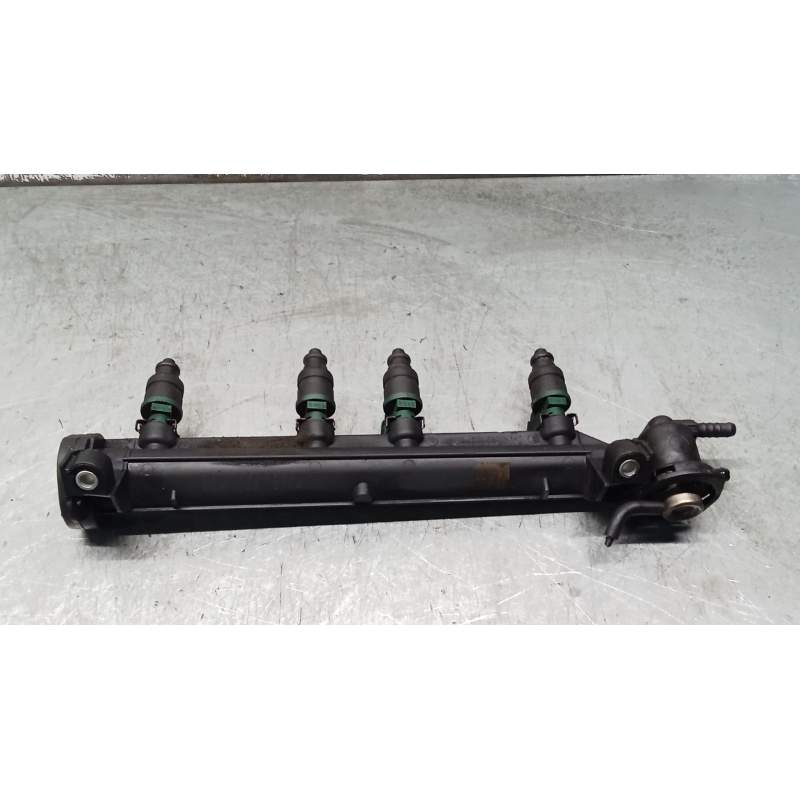 Recambio de rampa inyectora para audi a3 (8l1) 1.6 referencia OEM IAM 06A133317A 16G 2000